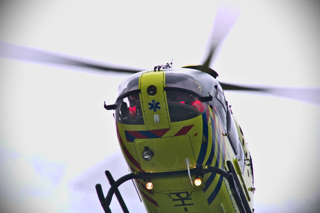 Traumahelikopter landt in Burgemeester Reinaldpark