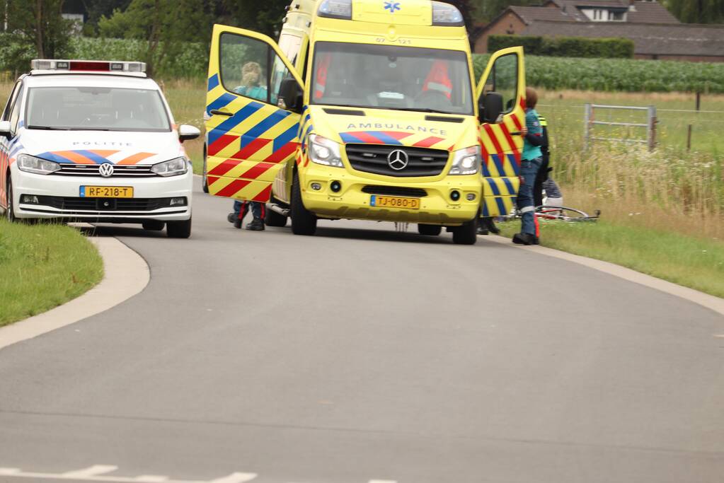 Gewonde wielrenner aangetroffen in de berm