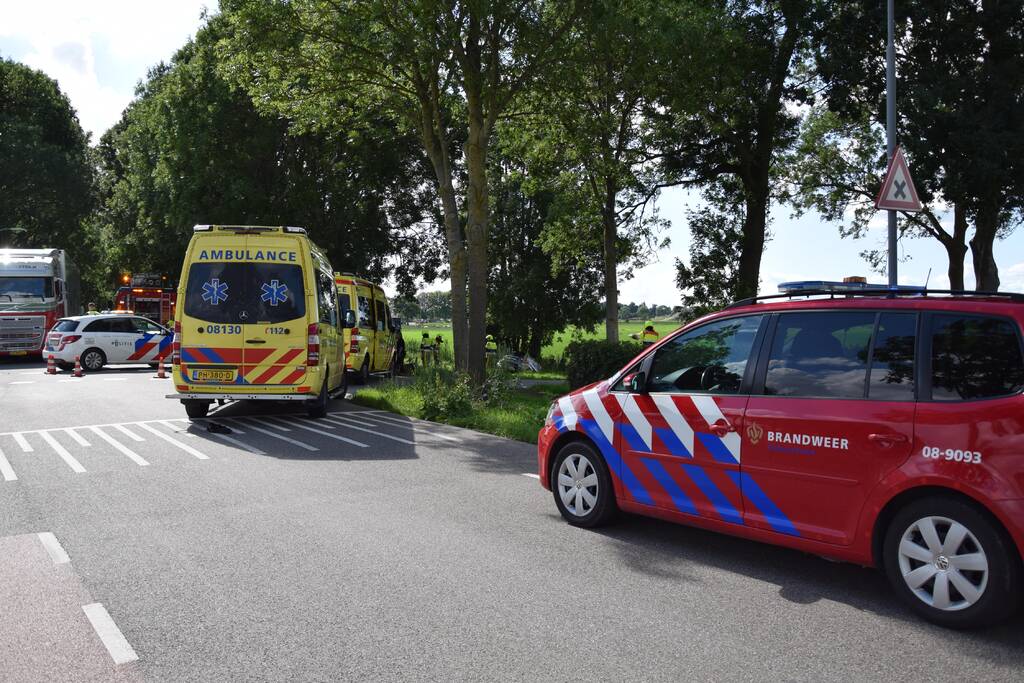 Auto belandt in sloot na ongeval
