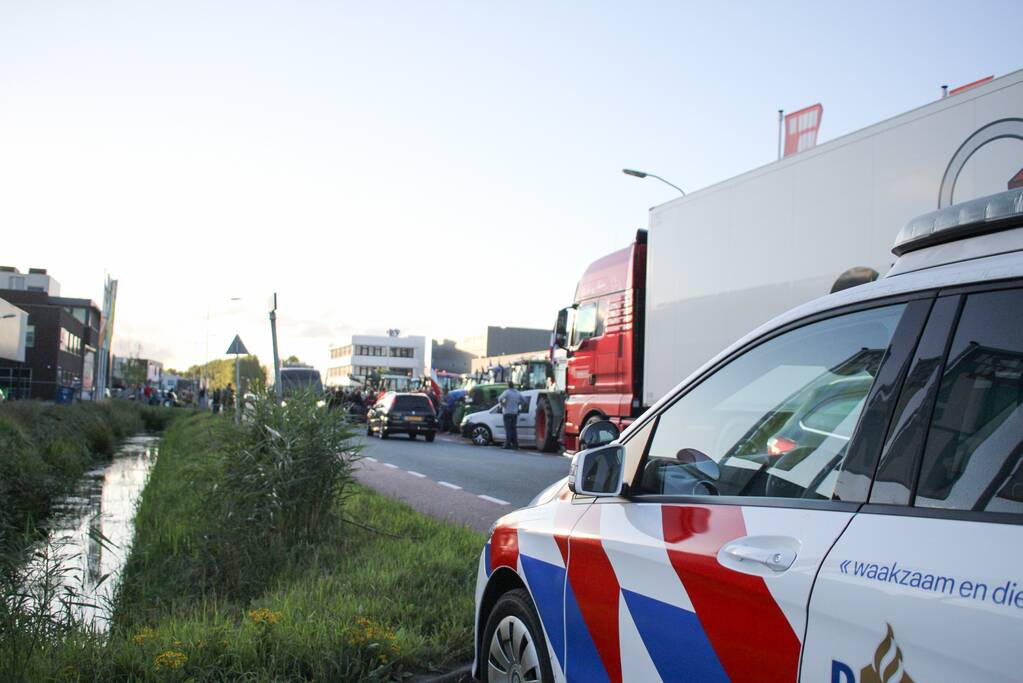 Boeren blokkeren distributiecentrum Boni