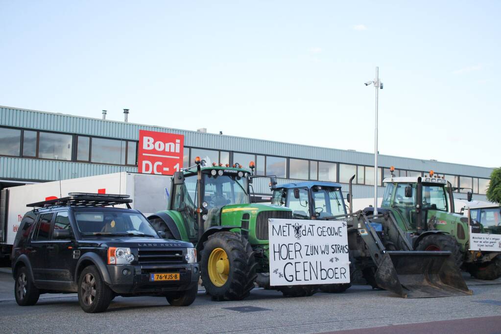 Boeren blokkeren distributiecentrum Boni