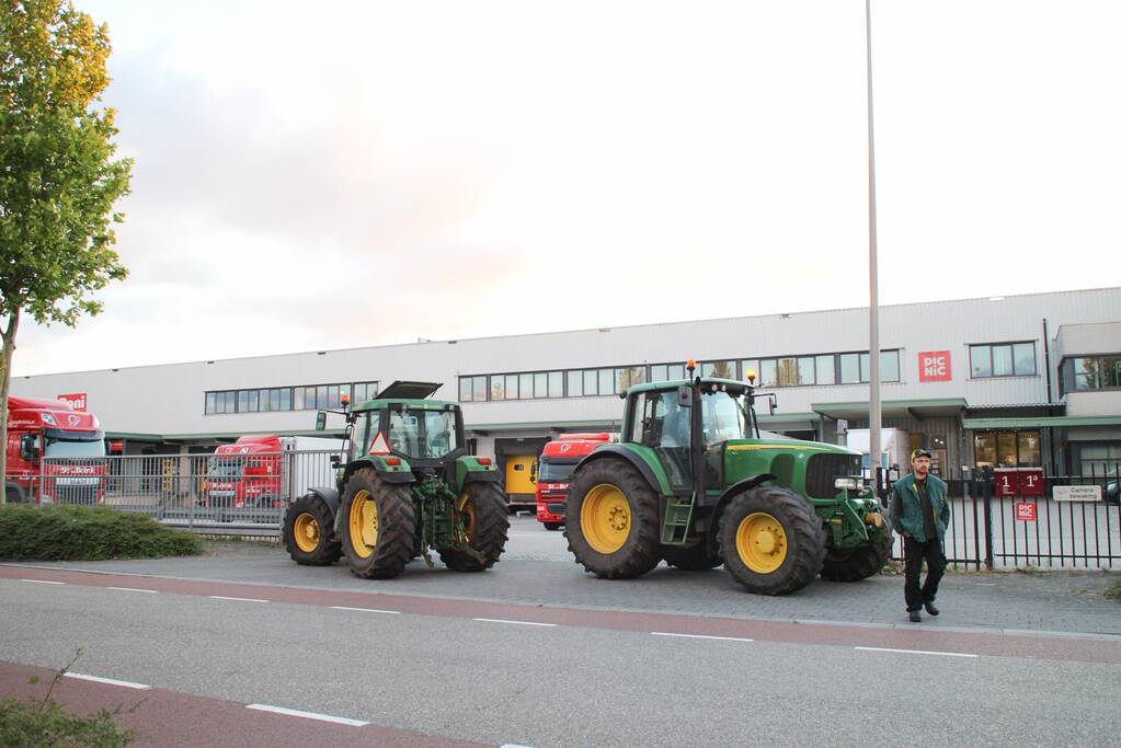 Boeren blokkeren distributiecentrum Boni