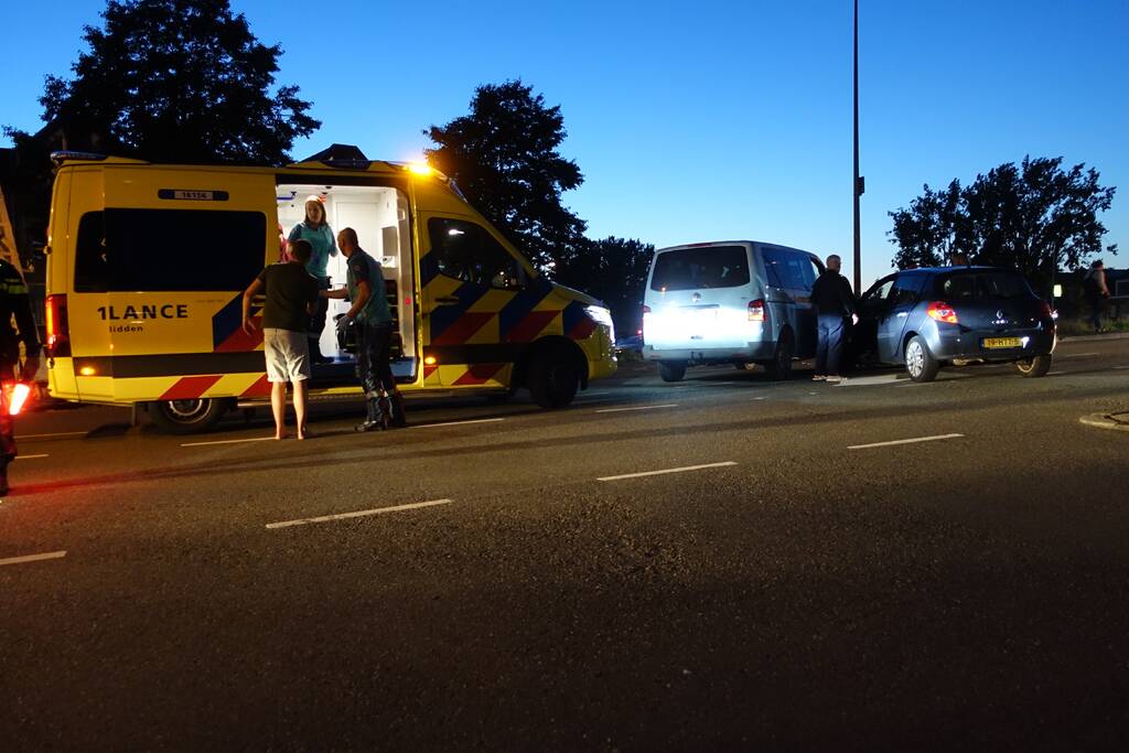 Gewonde na aanrijding met taxibus