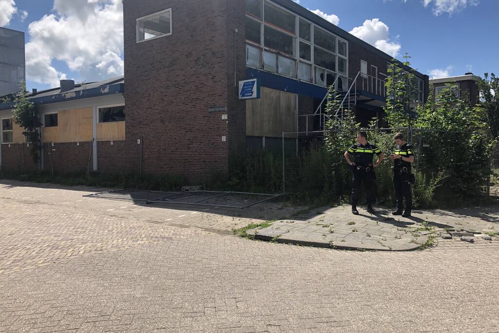 Brand in voormalig autoschadeherstelbedrijf