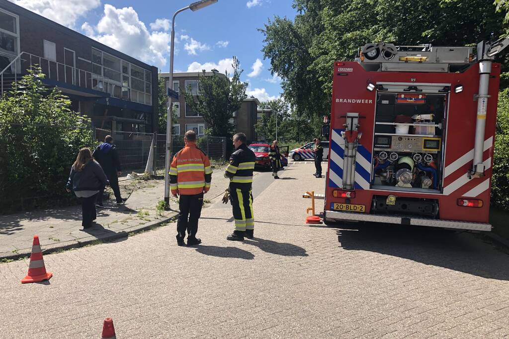 Brand in voormalig autoschadeherstelbedrijf