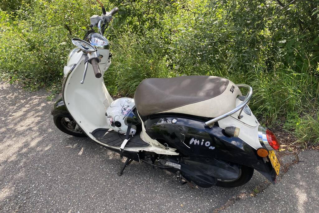 Scooterrijder ernstig gewond bij verkeersongeval