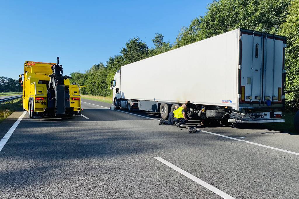 Omstanders redden bestuurder uit brandende auto