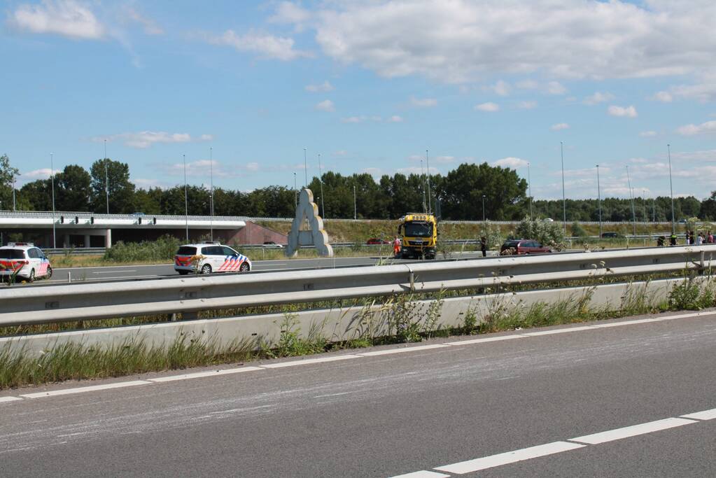 Ongeval tussen twee voertuigen op snelweg