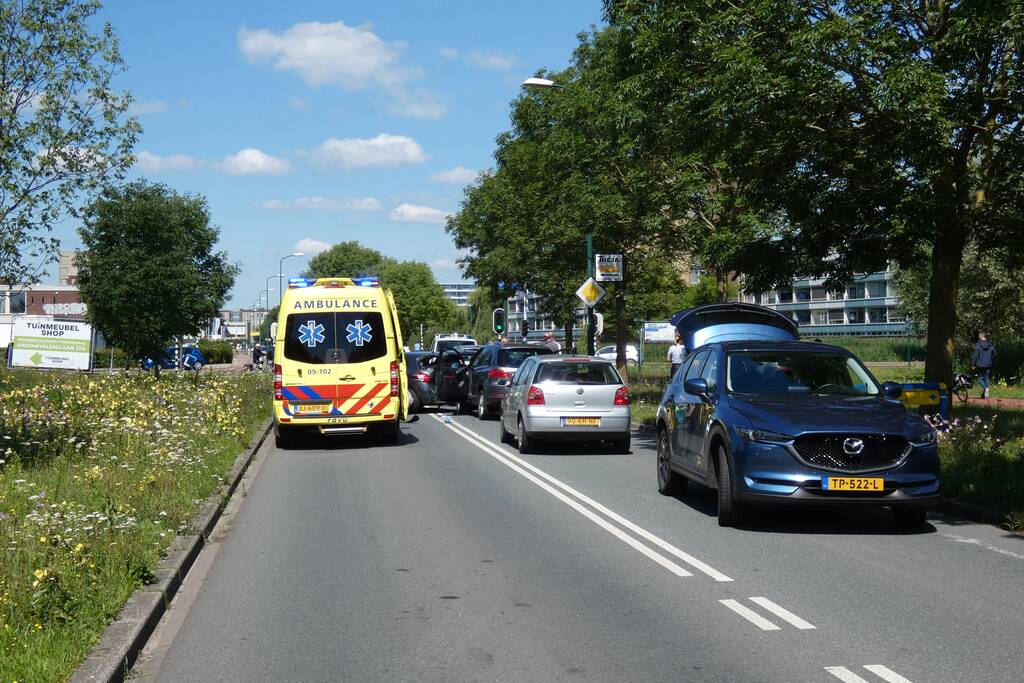 Veel schade bij kettingbotsing