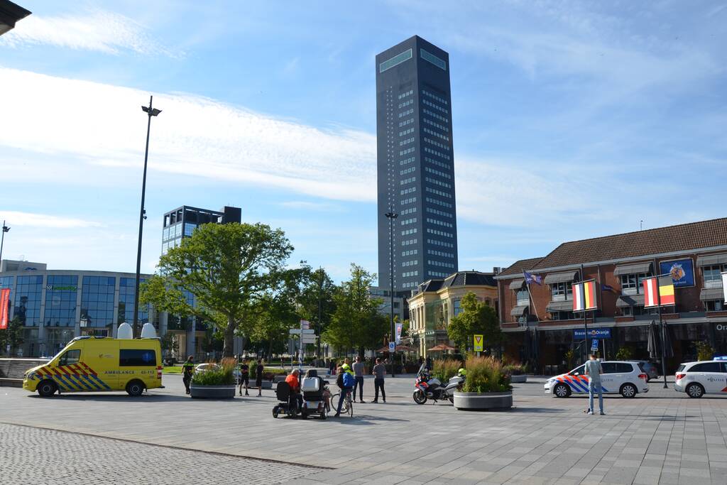 Fietsster gewond na botsing met auto