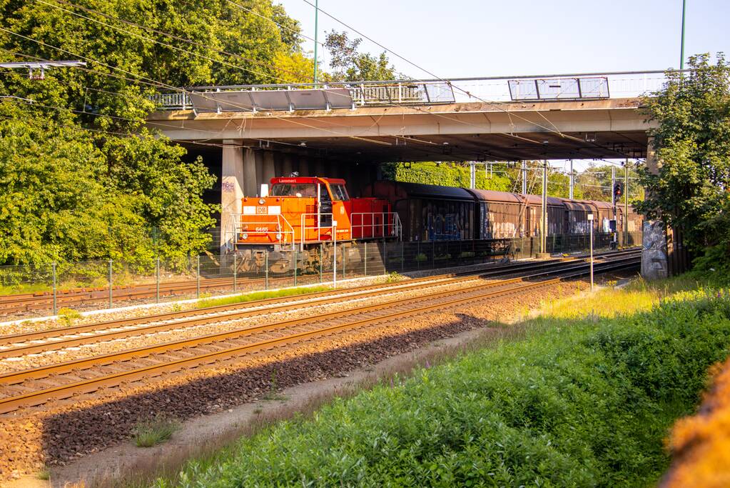 Goederentrein van spoor gelopen