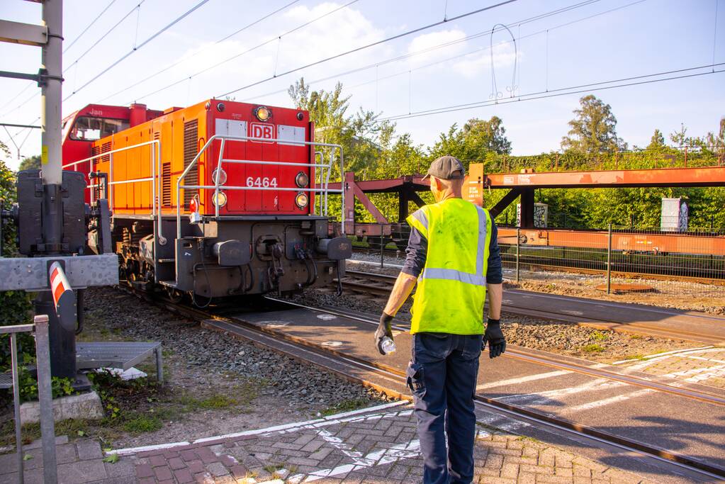 Goederentrein van spoor gelopen