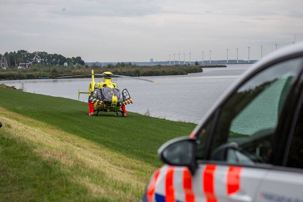 Auto door onbekende oorzaak te water