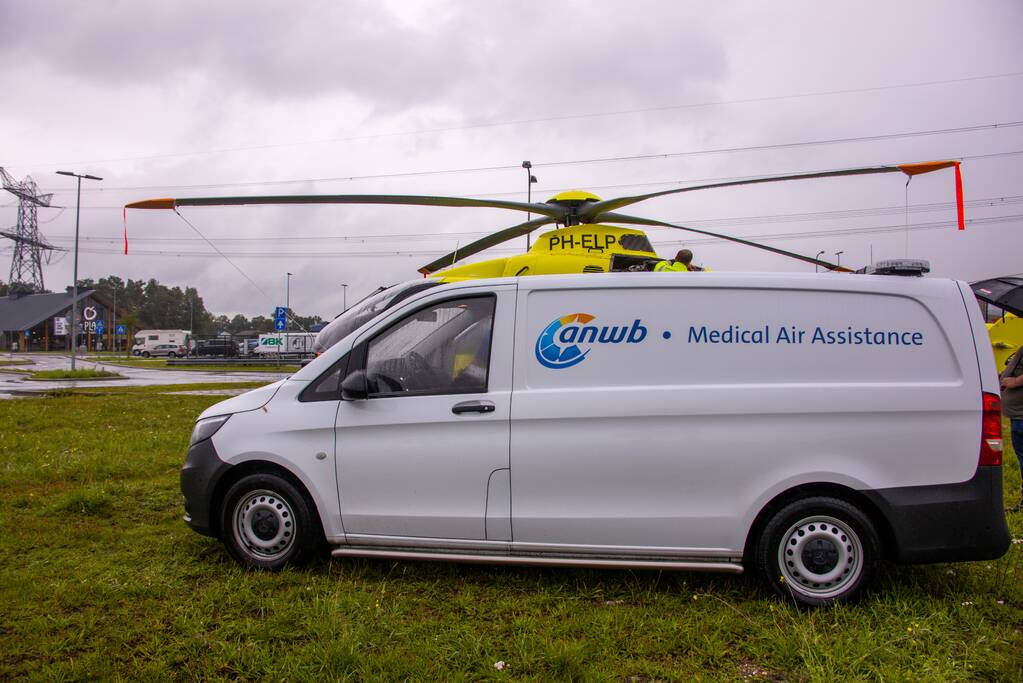 Traumahelikopter strandt naast A1
