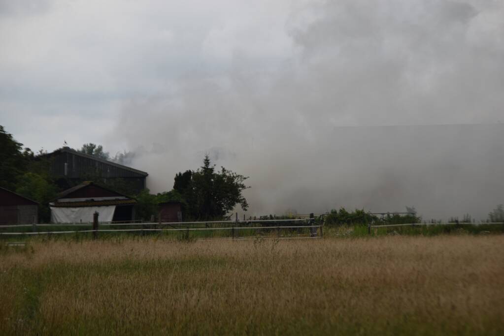Veel rookontwikkeling bij hooibrand