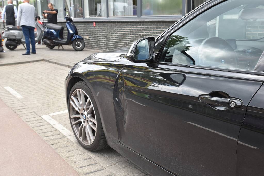 Gewonde bij aanrijding tussen scooter en auto