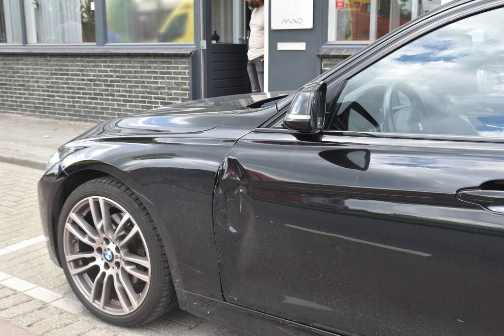 Gewonde bij aanrijding tussen scooter en auto