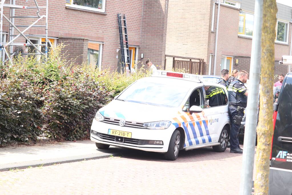 Overleden vrouw in woning aangetroffen