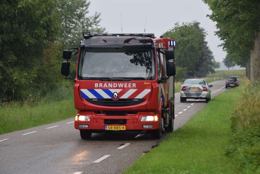 Hooibalen in schuur zorgen voor brand