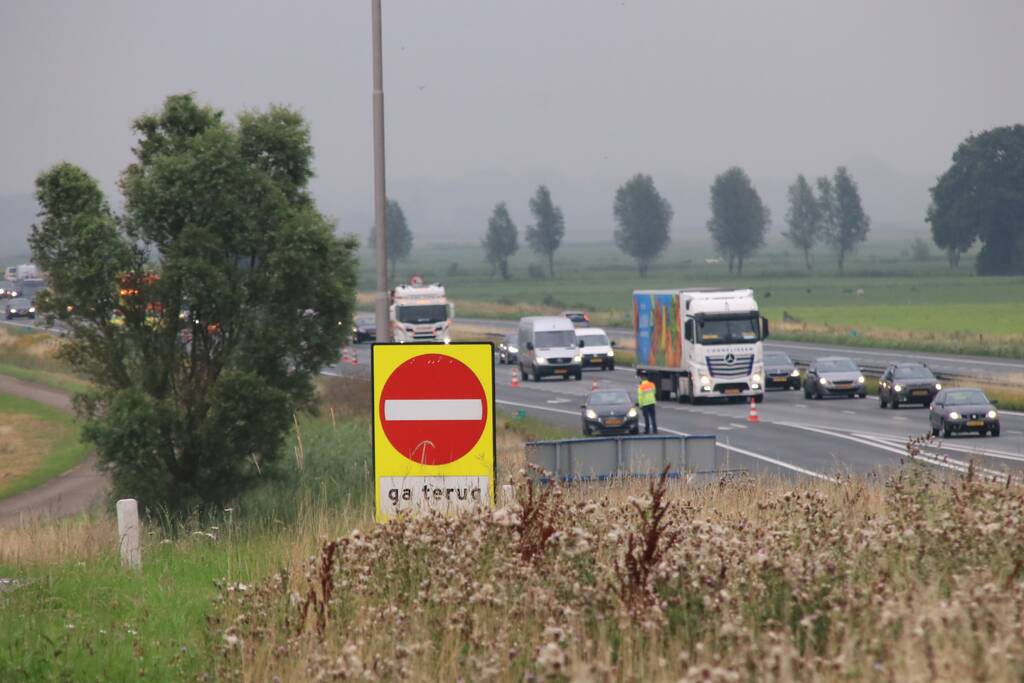 Politieauto ramt personenauto, inzittenden aangehouden