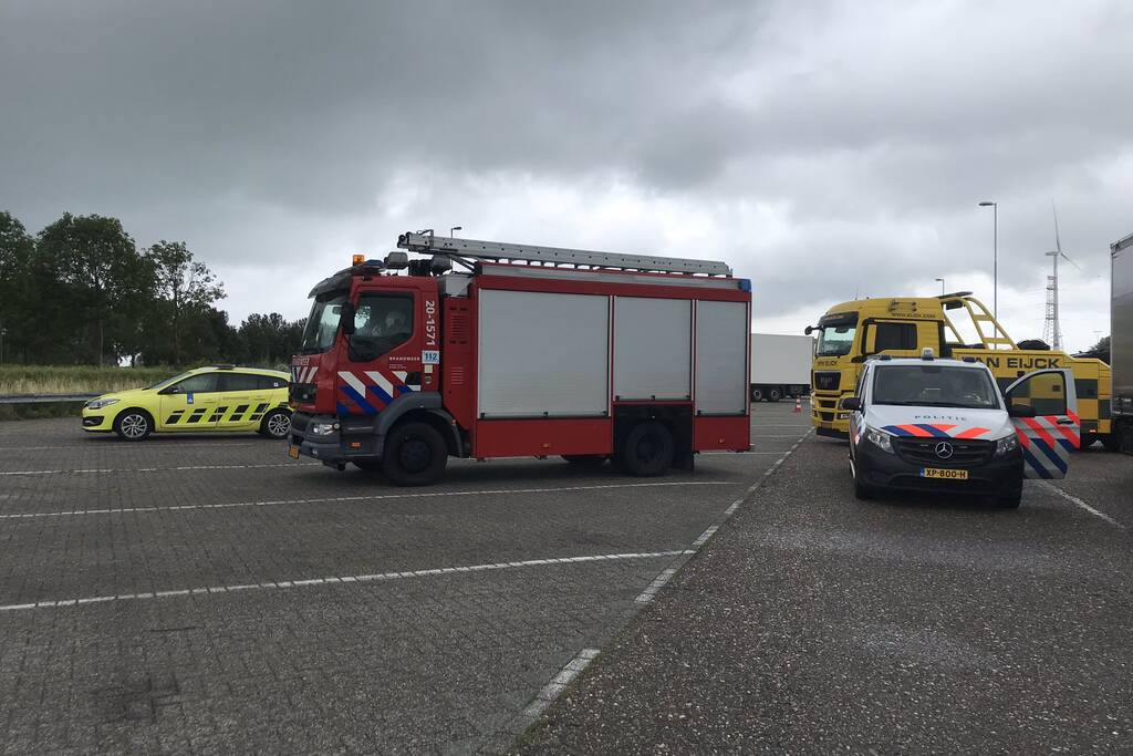 Dode man aangetroffen op parkeerplaats Zandvliet