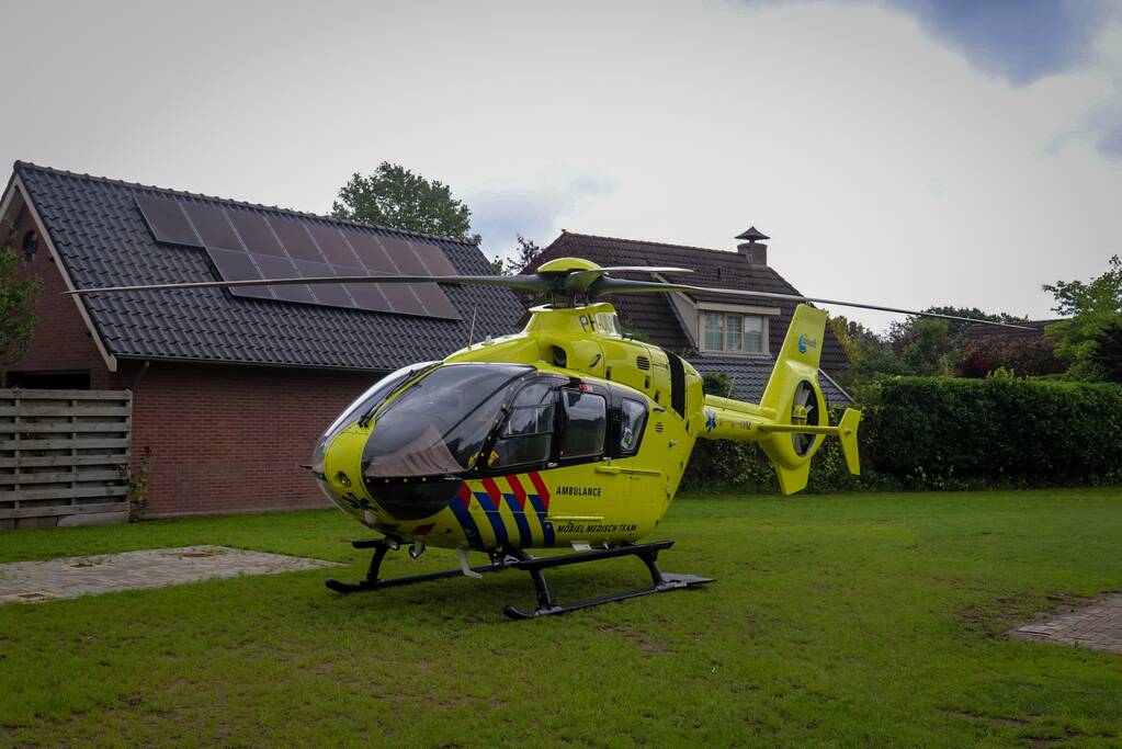 Traumahelikopter landt voor incident op straat