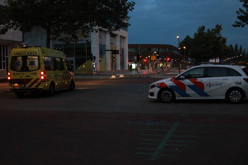 Twee scooters botsen op elkaar
