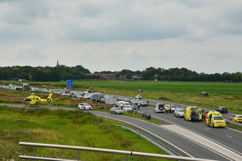 Motorrijder ernstig gewond bij verkeersongeval