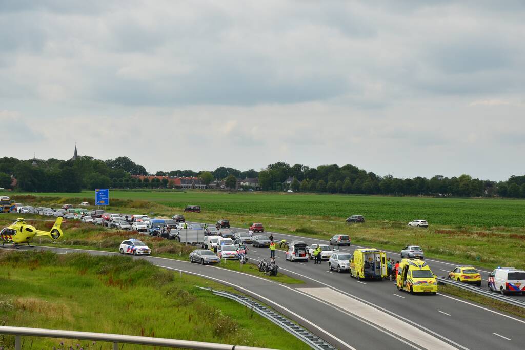 Motorrijder ernstig gewond bij verkeersongeval