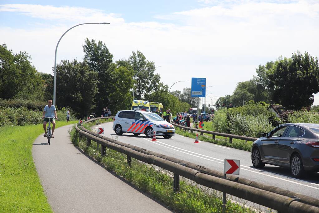 Traumahelikopter landt voor incident op fietspad