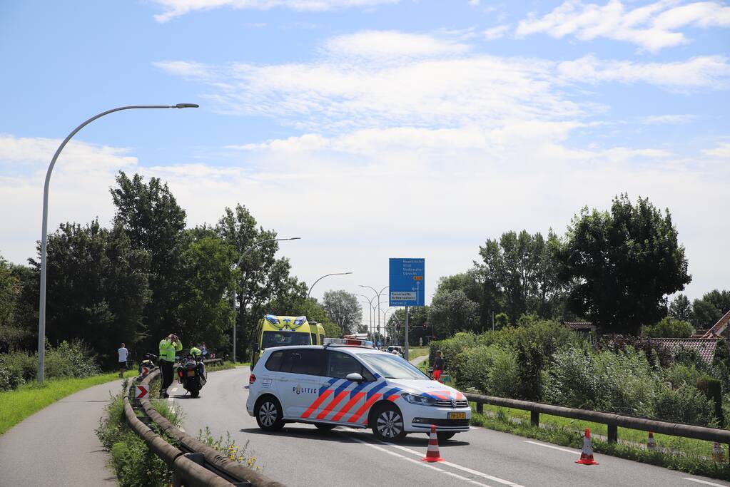 Traumahelikopter landt voor incident op fietspad