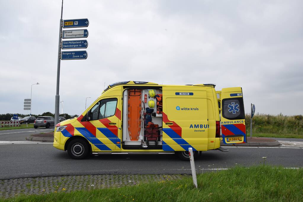 motorrijder gaat onderuit en raakt gewond