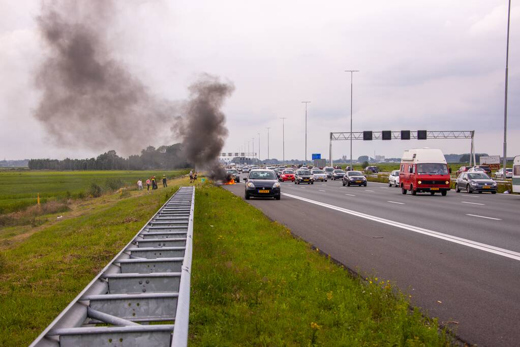 Motor brandt uit op snelweg