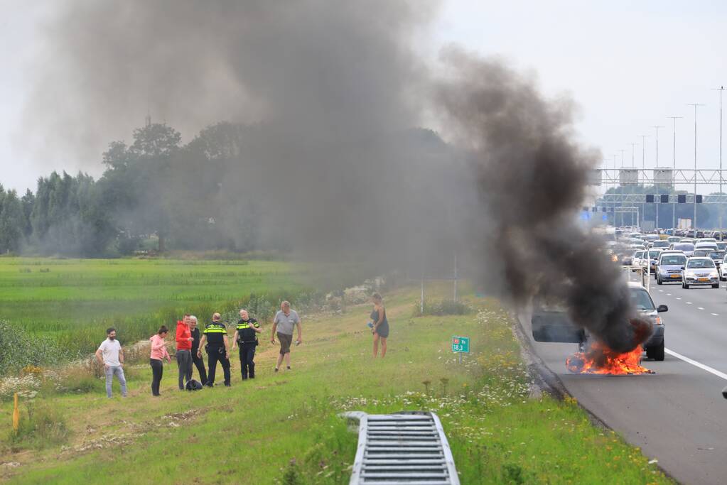 Motor brandt uit op snelweg