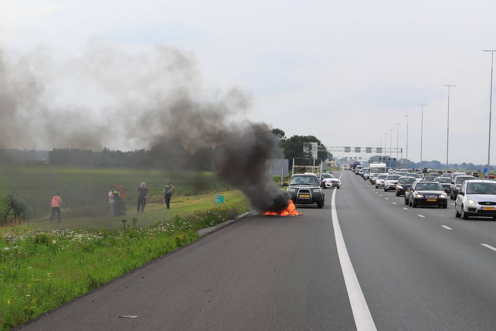 Motor brandt uit op snelweg