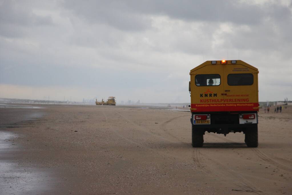 Grote zoekactie op zee na aantreffen kleding