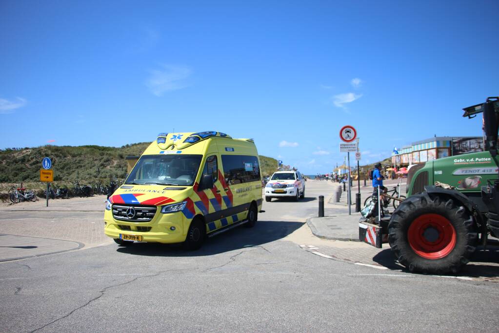 Hulpdiensten zoeken naar drenkeling