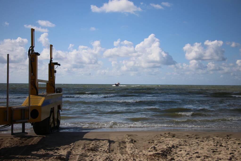 Hulpdiensten zoeken naar drenkeling