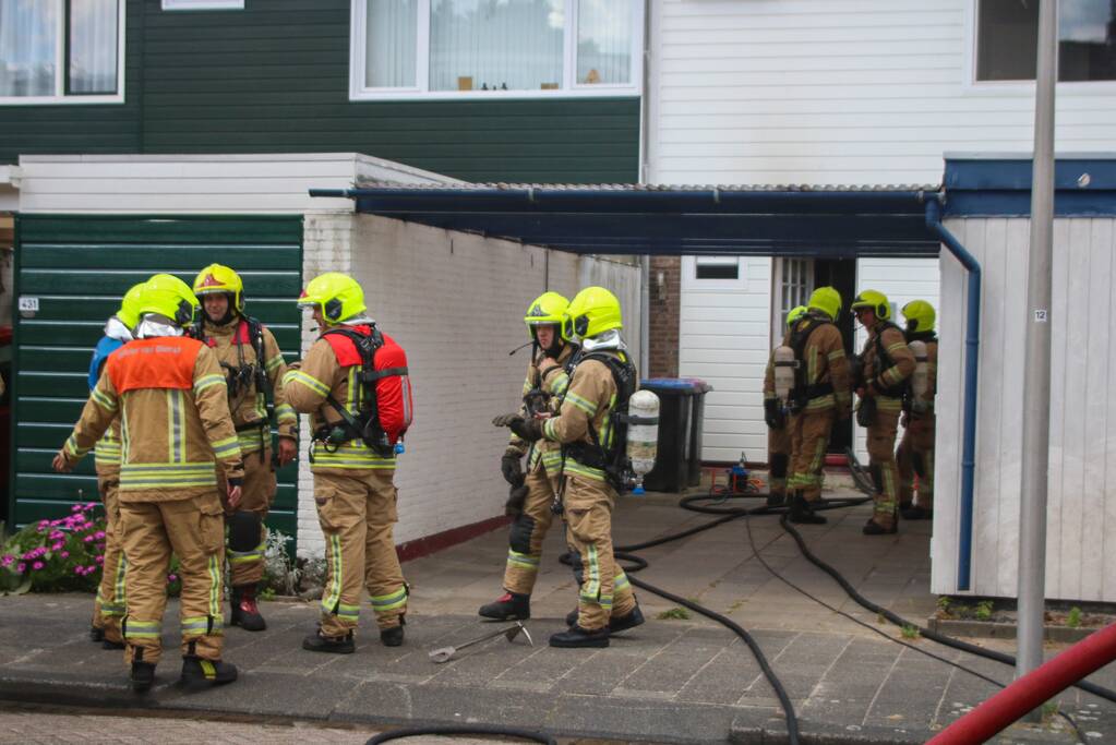 Uitslaande brand in tussenwoning