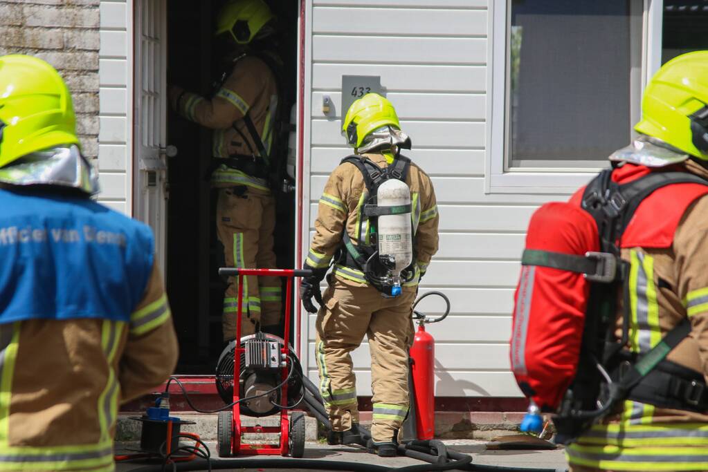 Uitslaande brand in tussenwoning