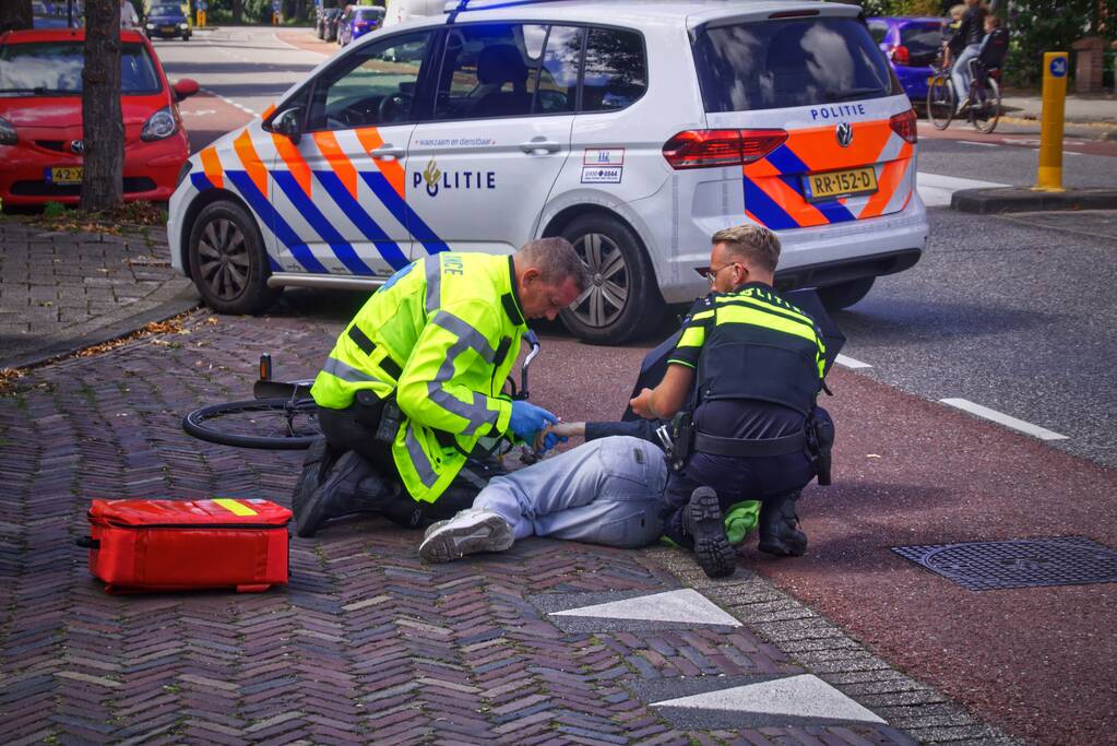 Fietsster gewond na verkeersongeval met auto