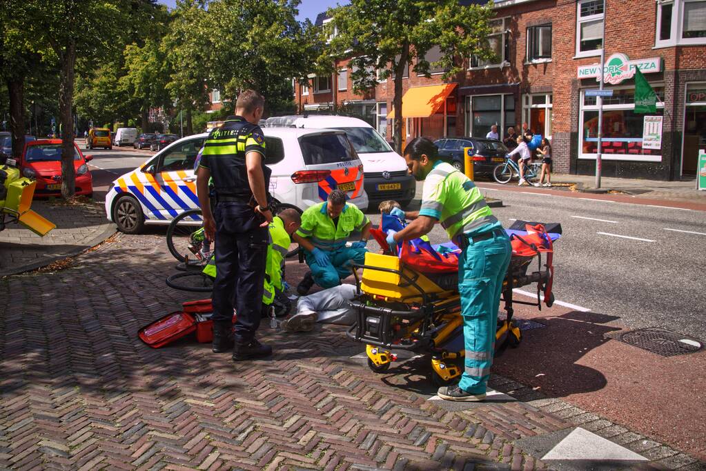 Fietsster gewond na verkeersongeval met auto