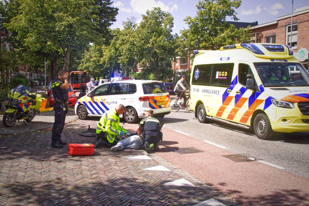 Fietsster gewond na verkeersongeval met auto