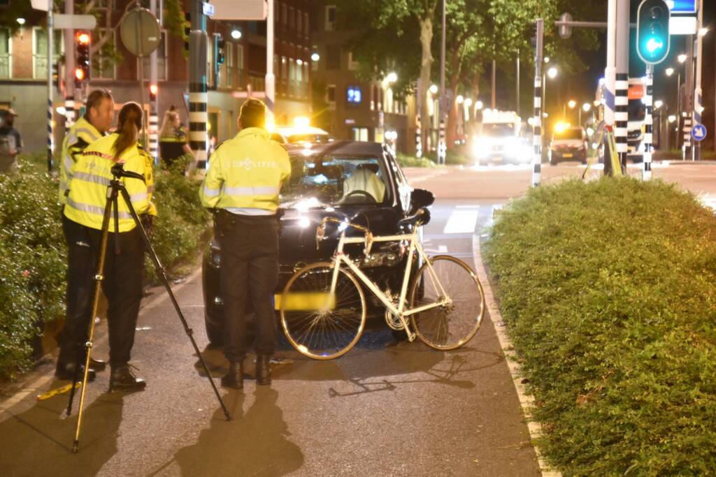 Wielrenner gewond na aanrijding met auto