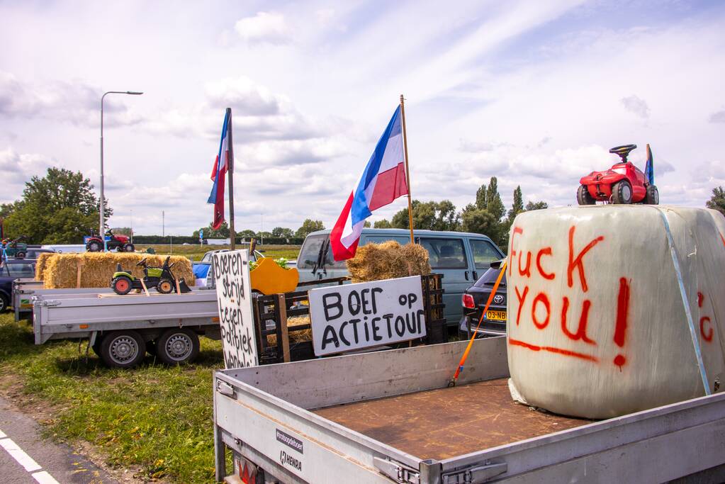 Boeren moeten tractoren thuis laten bij demonstratie RIVM