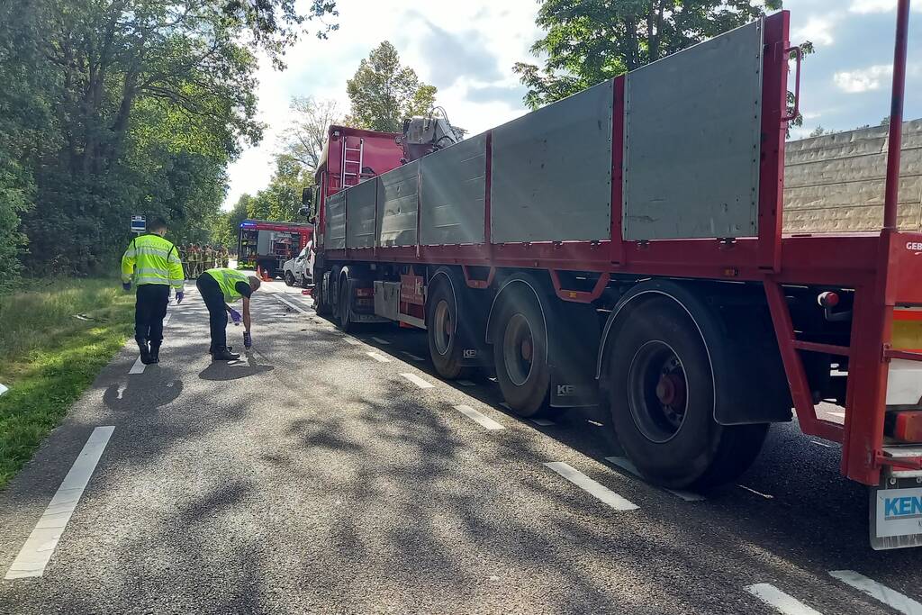 Dode en zwaargewonde bij frontale botsing