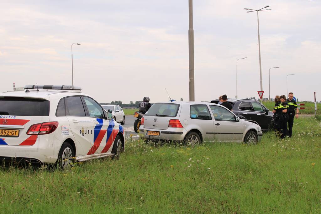 Forse schade bij aanrijding voor rotonde