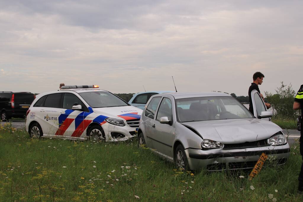 Forse schade bij aanrijding voor rotonde