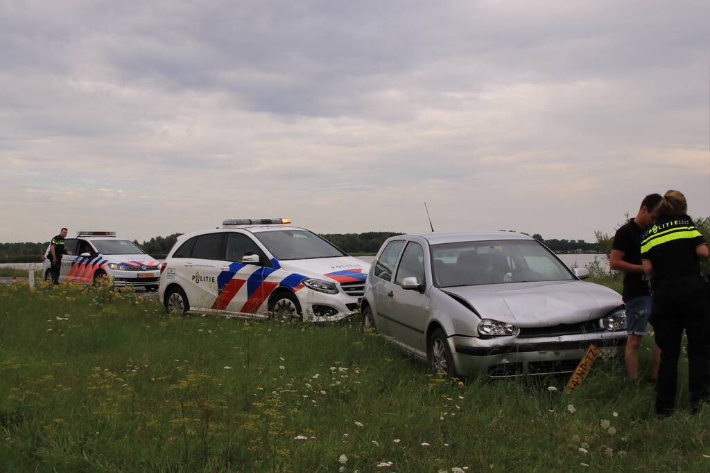 Forse schade bij aanrijding voor rotonde