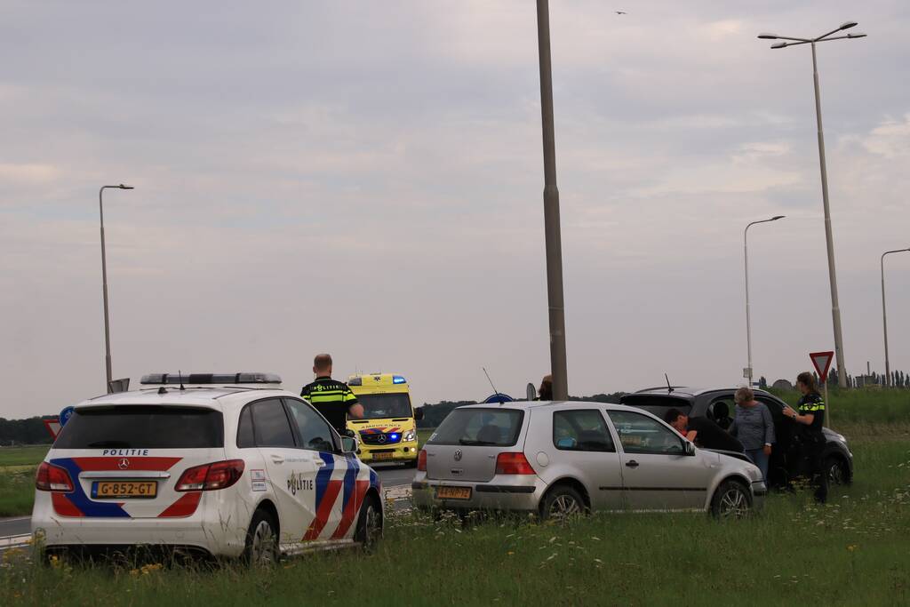 Forse schade bij aanrijding voor rotonde